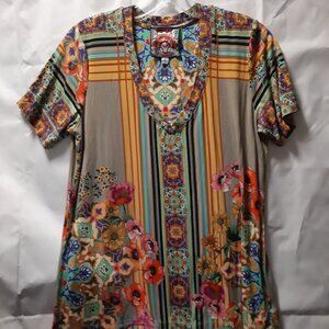 Johnny Was v neck short sleeve tee